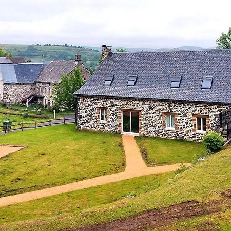 Holiday home Maison Spacieuse Avec Jardin, Cheminee, Jeux Pour Enfants Et Proche Des Cascades Et Lacs - Fr-1-742-521 *
