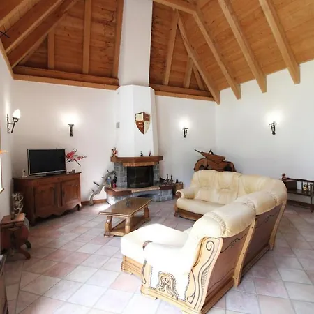 Holiday home Maison Spacieuse Avec Jardin, Cheminee, Jeux Pour Enfants Et Proche Des Cascades Et Lacs - Fr-1-742-521 Veze
