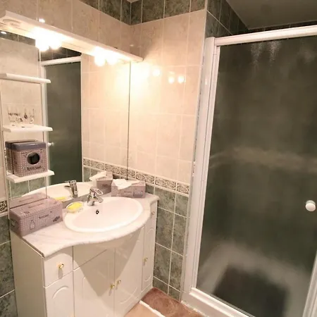 Maison Spacieuse Avec Jardin, Cheminee, Jeux Pour Enfants Et Proche Des Cascades Et Lacs - Fr-1-742-521 Holiday home *