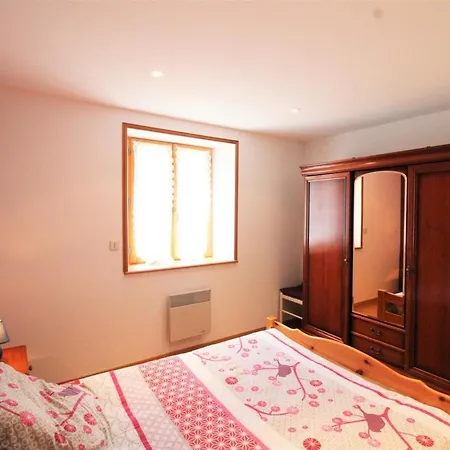 Maison Spacieuse Avec Jardin, Cheminee, Jeux Pour Enfants Et Proche Des Cascades Et Lacs - Fr-1-742-521 Holiday home *